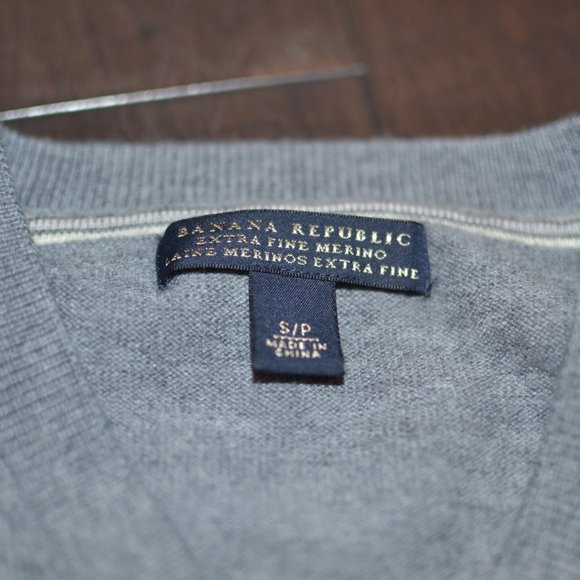 Banana Republic Sweater - Picture 2 of 2